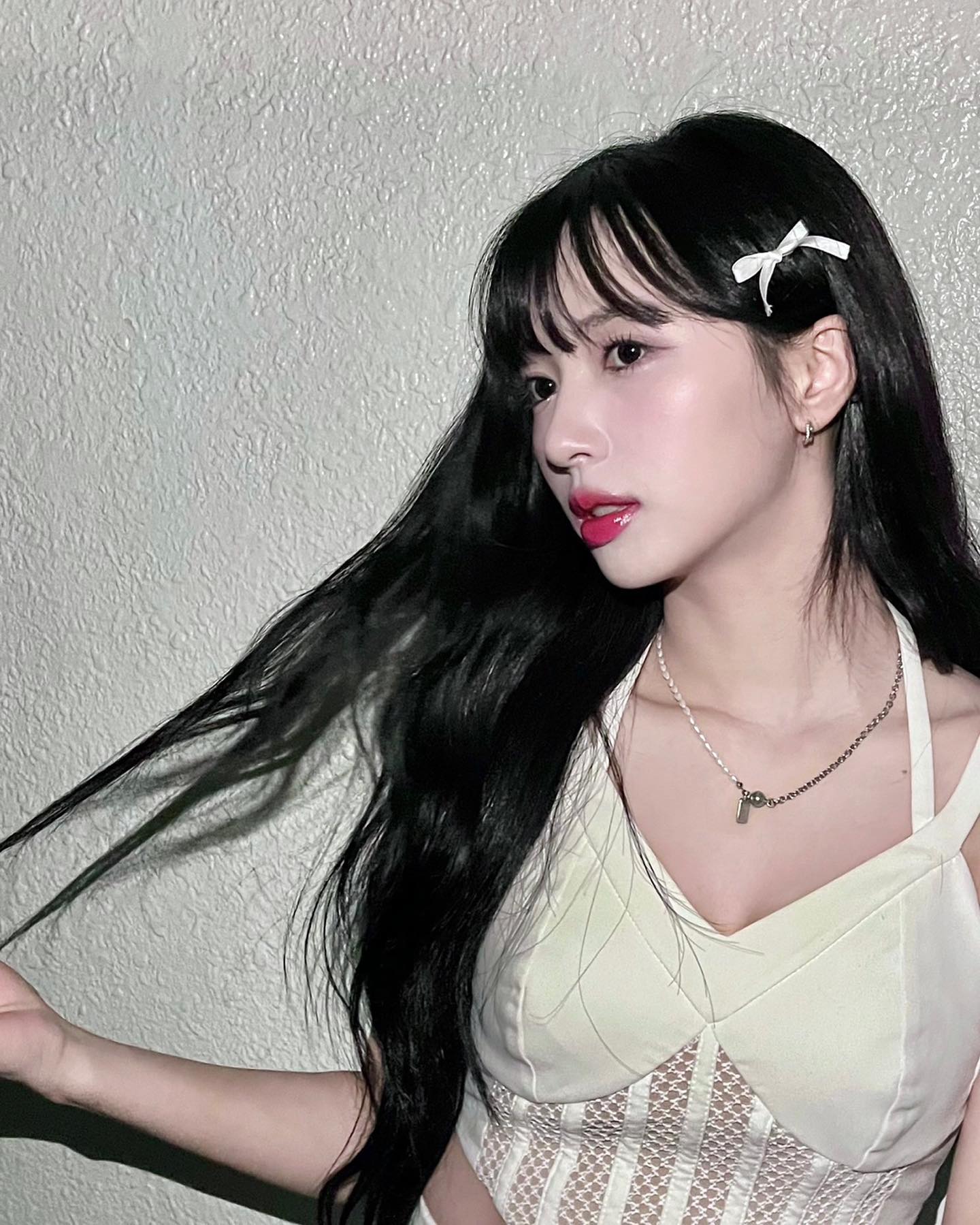 [#지원 #JIWON] 리본 달기✨🤍🎀

#CherryBullet #체리블렛