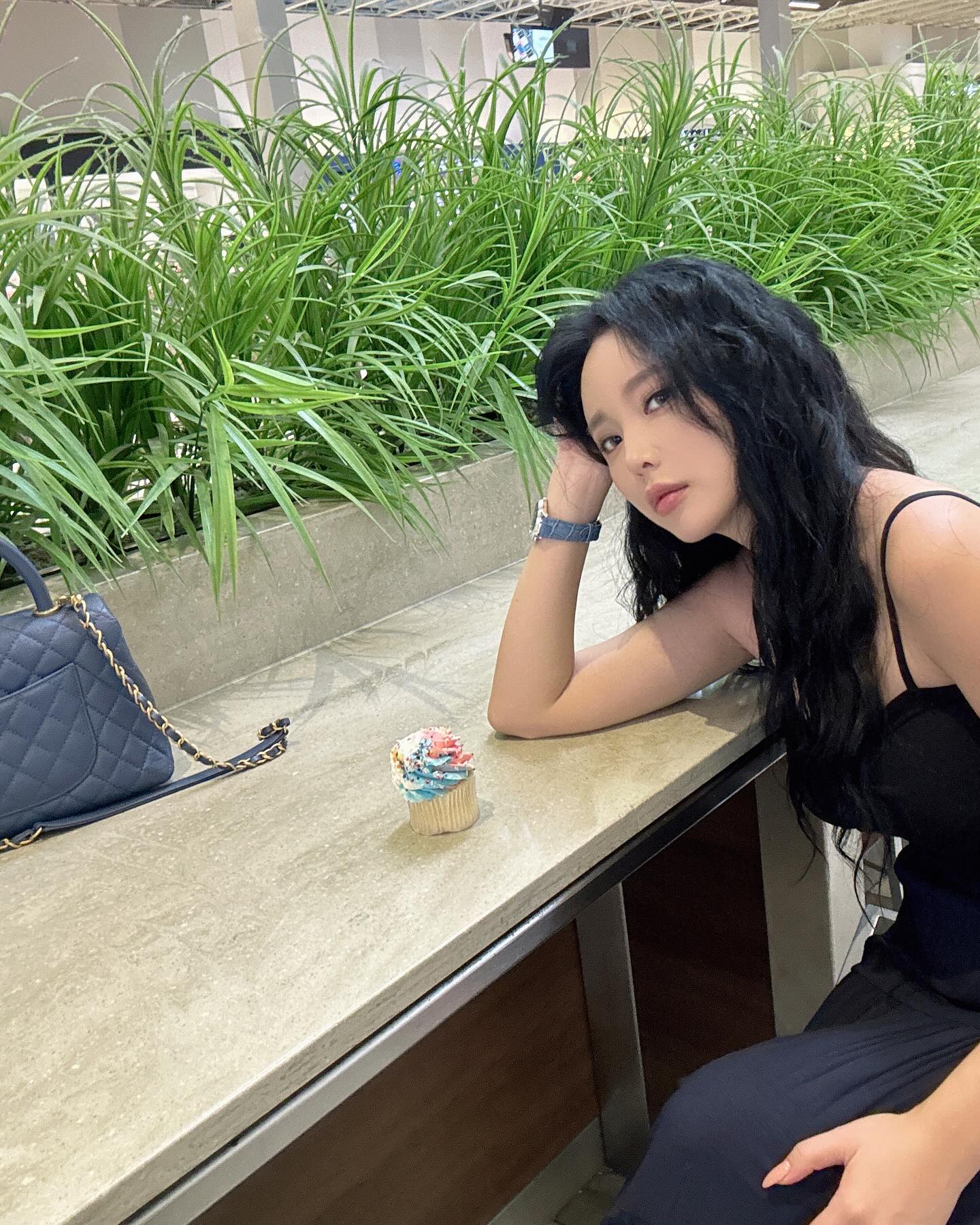 모두들 좋은밤보내세요~~💕
#여기는 #굿모닝^^ 
#애들이 #남는건사진뿐이라며 
#컵케익은 #데코레이션 🤣