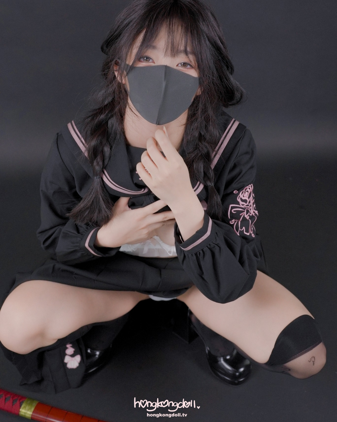 要我乖一点，还是更坏一点？😗
Should I be good… or badder?