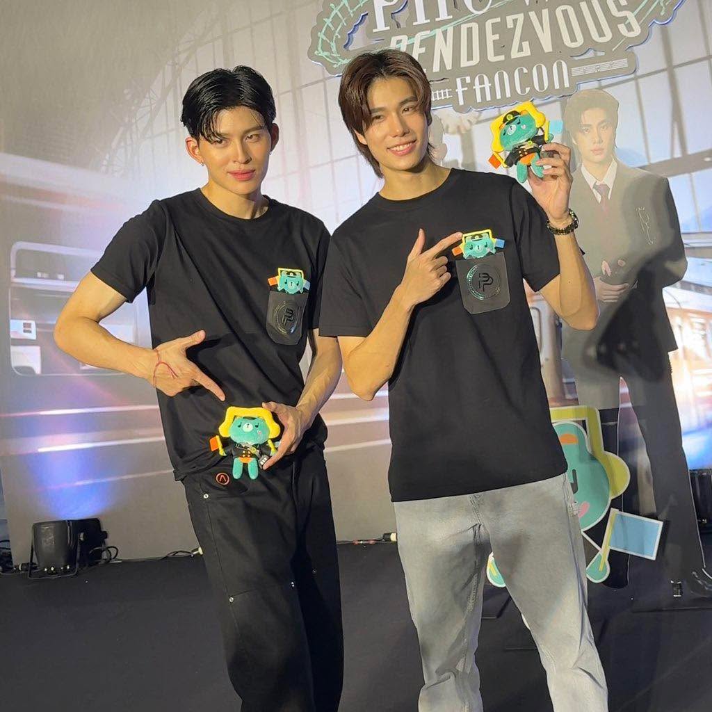 ผู้ร่วมขบวนอย่าลืมมาช้อป GMMTV OFFICIAL MERCHANDISE ในงาน POND PHUWIN RENDEZVOUS FANCON กันน้า

GMMTV OFFICIAL MERCHANDISE BOOTH
11:00 AM onwards
UNION HALL, UNION MALL

#PondPhuwinFanconD3
#GMMTV