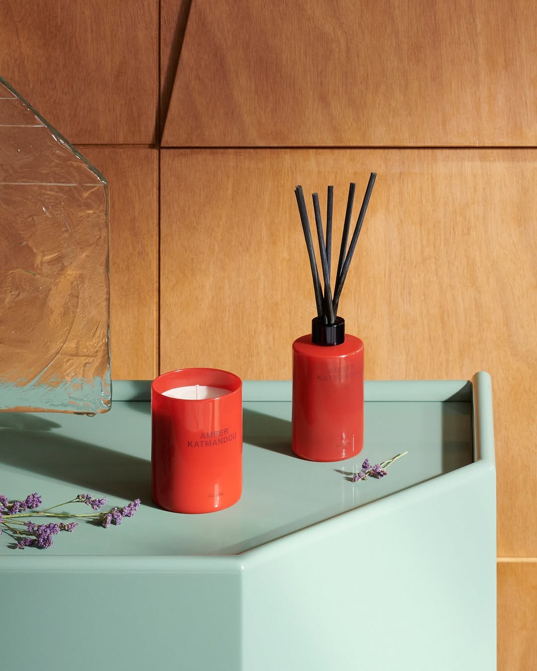 Bring all the senses to life through an olfactory journey.

Cassina Home Fragrances are composed like perfumes — with depth, structure, and soul. From amber warmth to Mediterranean brightness and the richness of sandalwood, each scent creates an atmosphere to be lived in.

Amber Katmandou
Eolian Delight 
Santal King
by Cassina

Photo credits: @paola_pansini 

#Cassina #HomeFragrances