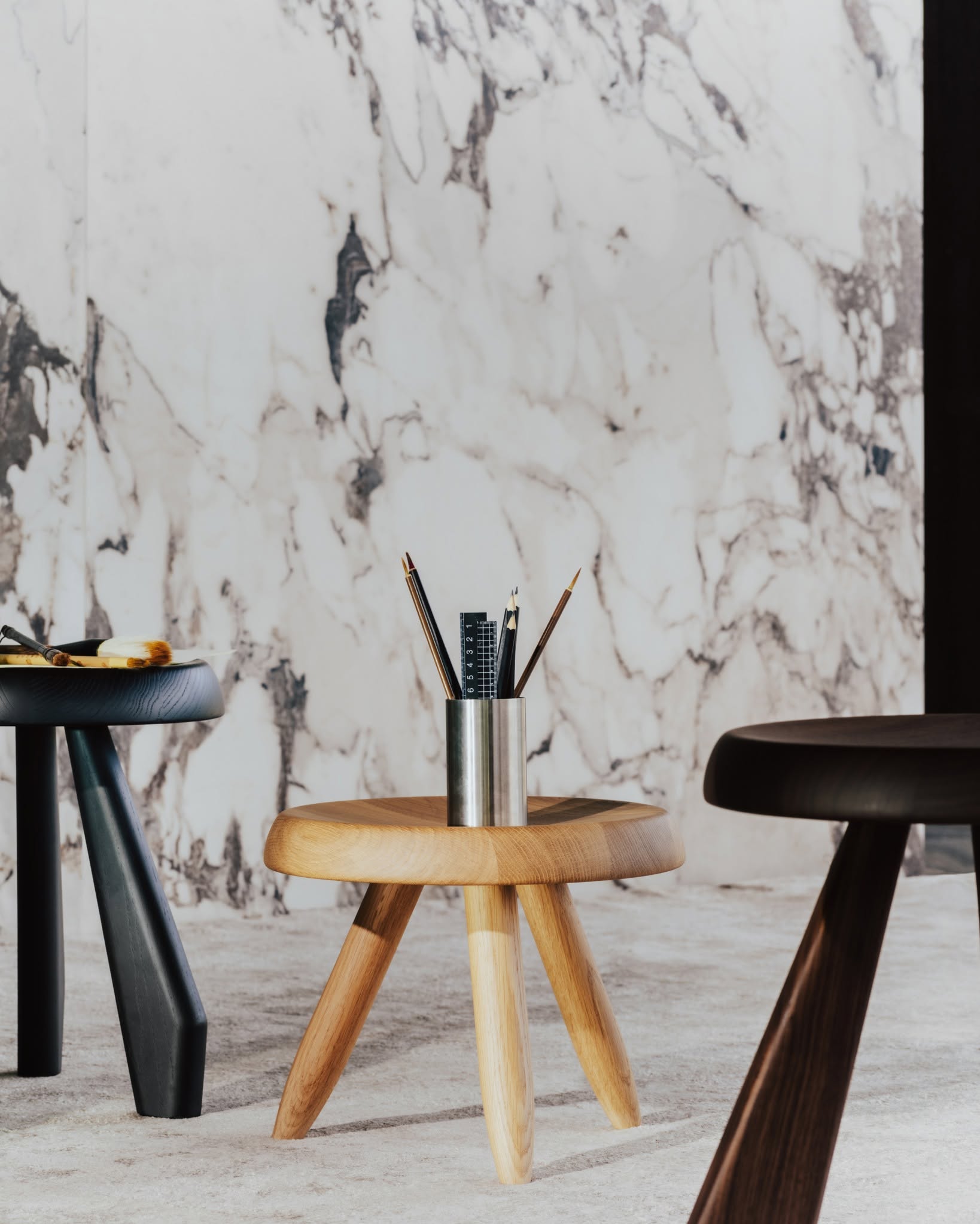 Inspired by everyday life in the French Alps, the Tabouret stools reclaim the poetry of humble materials and architectural clarity. A tribute to tradition, reinterpreted through form.

Tabouret Berger & Tabouret Méribel
by Charlotte Perriand

#Cassina #CharlottePerriand #Tabouret