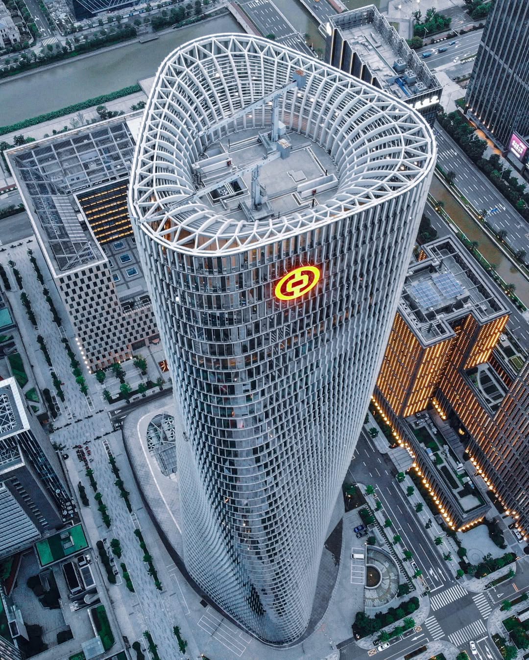 一柱擎天
▪️
#hellofrom #chinatravel #宁波 #ningbo
———————————————————————
Photo by @simbaxyk
————————————————————————
Selected by @smile.shiu
Tag @Chinadestinations and use hashtag #Chinadestinations to be featured.
————————————————————————
小红书 Red Note: Chinadestinations
————————————————————————
Welcome to join our Wechat group to meet more Instafriends.
By Adding Official Wechat Account 【InstaCN】to reply 【group】
————————————————————————
搜索微信公众号【InstaCN】，回复【入群】结识更多Instafriends
————————————————————————
#chineseculture #travelblogger #travelguide #earthfocus #passionpassport #travel #travelchina