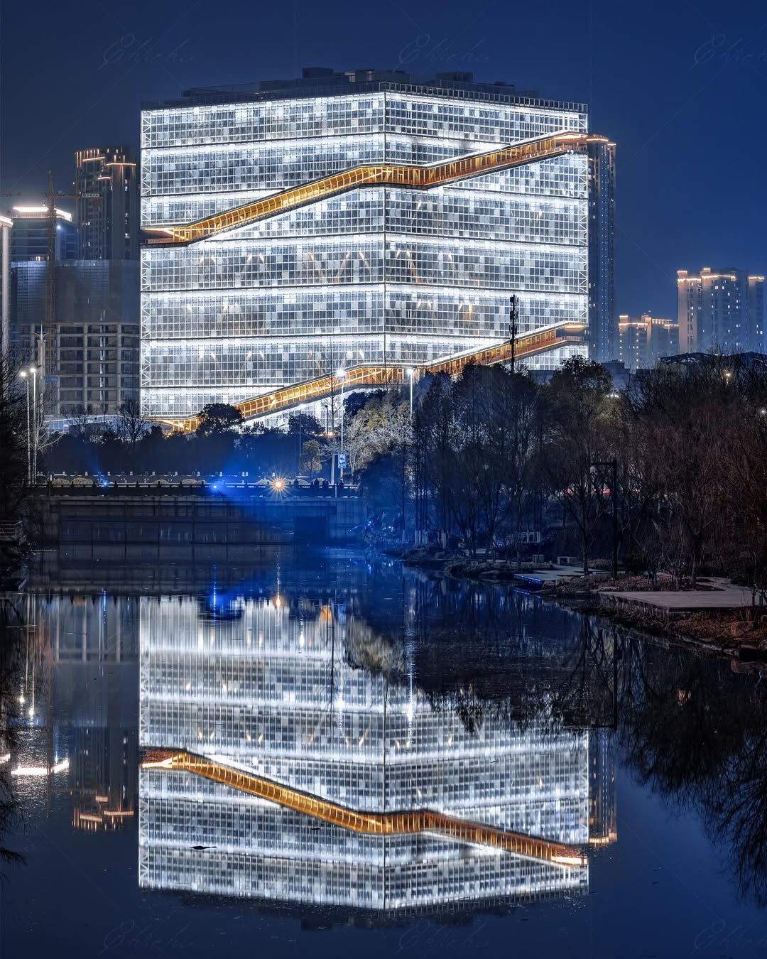 玉琮
▪️
#hellofrom #chinatravel #Hangzhou #杭州
———————————————————————
Photo by @chi.chu__
————————————————————————
Selected by @smile.shiu
Tag @Chinadestinations and use hashtag #Chinadestinations to be featured.
————————————————————————
小红书 Red Note: Chinadestinations
————————————————————————
Welcome to join our Wechat group to meet more Instafriends.
By Adding Official Wechat Account 【InstaCN】to reply 【group】
————————————————————————
搜索微信公众号【InstaCN】，回复【入群】结识更多Instafriends
————————————————————————
#chineseculture #travelblogger #travelguide #earthfocus #passionpassport #travel #travelchina