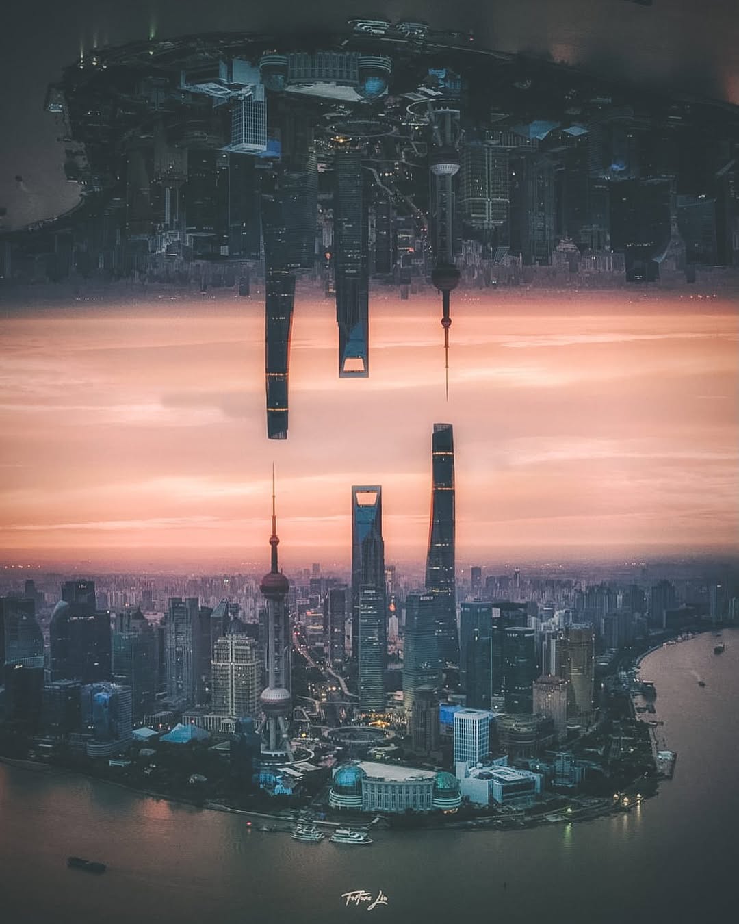 平行时空下的你我，这么近那么远～
▪️
#hellofrom #chinatravel #上海 #shanghai
———————————————————————
Photo by @f0rtun3_l1u
————————————————————————
Selected by @smile.shiu
Tag @Chinadestinations and use hashtag #Chinadestinations to be featured.
————————————————————————
小红书 Red Note: Chinadestinations
————————————————————————
Welcome to join our Wechat group to meet more Instafriends.
By Adding Official Wechat Account 【InstaCN】to reply 【group】
————————————————————————
搜索微信公众号【InstaCN】，回复【入群】结识更多Instafriends
————————————————————————
#chineseculture #travelblogger #travelguide #earthfocus #passionpassport #travel #travelchina