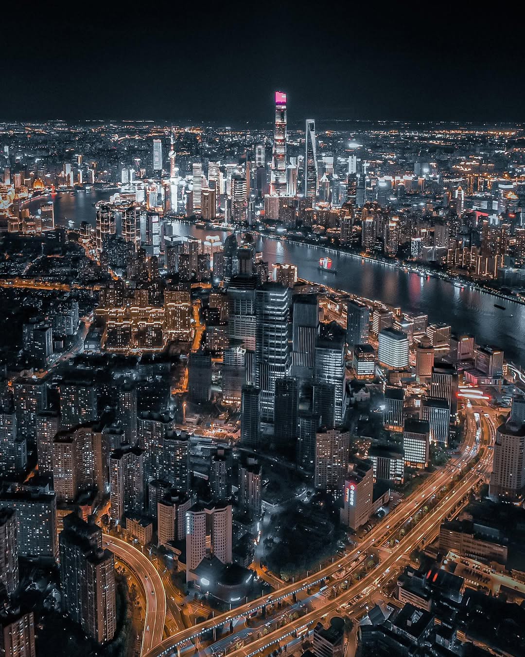 📍Huangpu River, Shanghai. 황푸강, 상해
.
.
================
📸 DJI Mavic Air 2s
🎨 Lightroom
▪️
#hellofrom #chinatravel #shanghai #上海
———————————————————————
Photo by @minz.cha
————————————————————————
Selected by @smile.shiu
Tag @Chinadestinations and use hashtag #Chinadestinations to be featured.
————————————————————————
小红书 Red Note: Chinadestinations
————————————————————————
Welcome to join our Wechat group to meet more Instafriends.
By Adding Official Wechat Account 【InstaCN】to reply 【group】
————————————————————————
搜索微信公众号【InstaCN】，回复【入群】结识更多Instafriends
————————————————————————
#chineseculture #travelblogger #travelguide #earthfocus #passionpassport #travel #travelchina