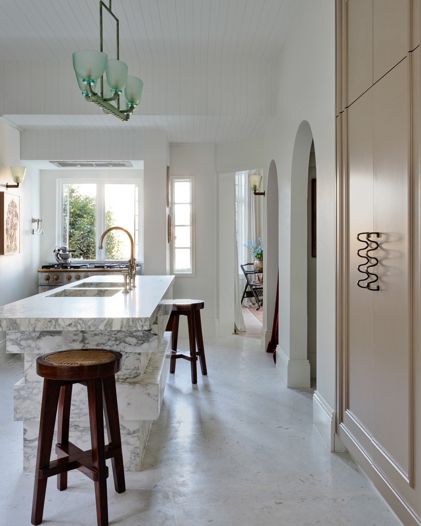 Designers at Home • It’s easy to understand what @tamsinjohnson means by “powerful” objects in her home; each space is designed around one or more striking pieces, with the show-stopping cast dominated by antique and vintage treasures.

Johnson was raised among old-world beauty – her parents were antique dealers – and her portfolio is characterised by an effortless juxtaposition of items from different eras and styles. Her own home is no different. Favourite finds of varied provenance are paired in unlikely marriages but with no jarring conflict, just an ineffable sense of aesthetic harmony.

Head to the link in bio to read Tamsin and Patrick Johnson at Home on The Local Project or in our hardcover book, Designers at Home.

Portrait by @_pabloveiga.
Photography by @smartanson.
Interior design, furniture and artwork curation and joinery by Tamsin Johnson.
Landscape design by @wyerandco.