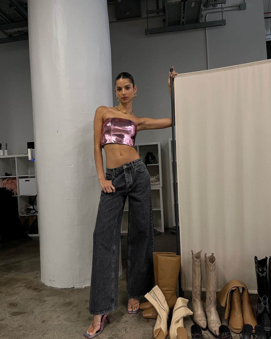 A metallic pink moment brought to you by… 

#metallicpink #ootddetails #ootddaily