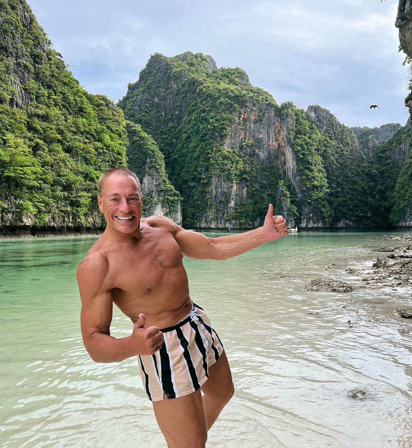 Hey guys 👋🏼 Greetings from Thailand 🇹🇭 #jcvd #vandamme #thailand #vacation #love #sport