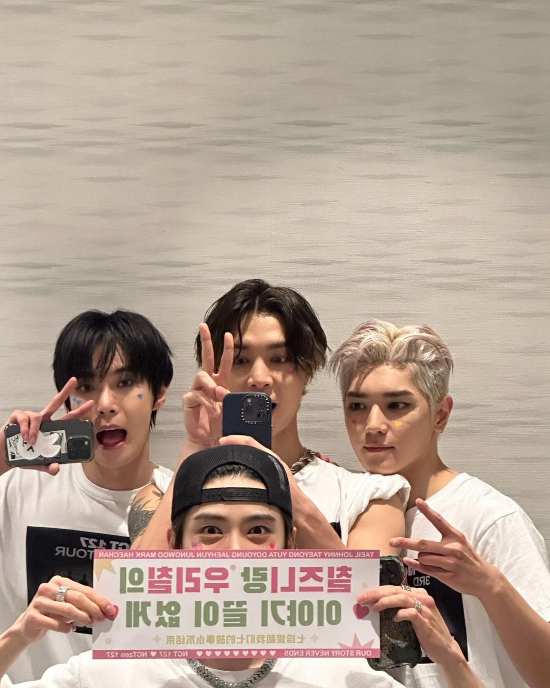 240209 JOHNNY UPDATE✌🏻🖤🤍
.
.
—
Follow @bubble.nct for bubble update
—
.
.

#nct #nctu #nct127 #nctdream #wayv #taeil #johnny #taeyong #yuta #kun #doyoung #ten #jaehyun #winwin #jungwoo #mark #xiaojun #hendery #renjun #jeno #haechan #jaemin #yangyang  #chenle #jisung