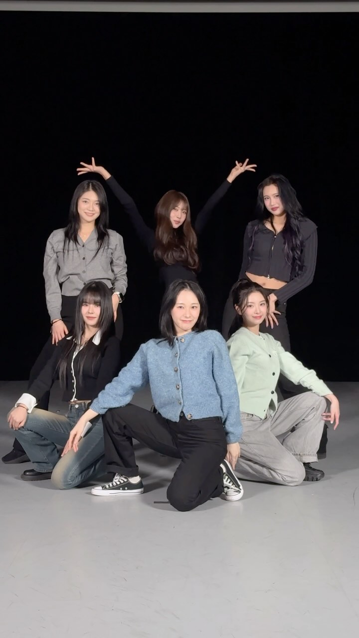 Ready to enjoy PULSE & HEART?‍

🔽🔽🔽

💜 2025.03.21(FRI)＆22(SAT) 7PM
📍 Zepp Haneda (TOKYO)
🔗 | Ticket link:
LAWSON TICKET: https://l-tike.com/everglow/

#EVERGLOW #에버글로우 #이유 #EU #시현 #SIHYEON #미아 #MIA #온다 #ONDA #아샤 #AISHA #이런 #YIREN #PULSE_AND_HEART_IN_JAPAN