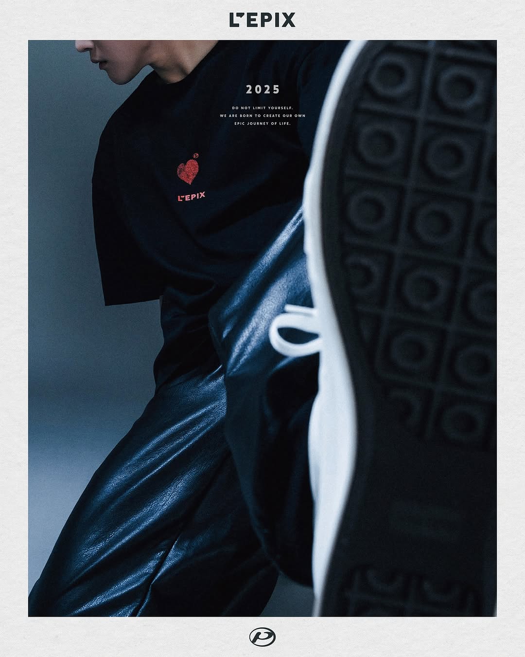 愛，無需多言，印在心間

L’epix七夕情人節特別款

愛是種抽象的情緒，指紋適合歌頌這些感情，每一條線條、指紋都是彼此故事的見證

衣服胸前的印花，把愛穿進生活
把溫暖留在彼此心上

❤️‍🩹

3/8 成都快閃店以及官網、淘寶同步上架

⚠️注意：此款短袖為節日特別款，請勿與預購商品（待公布）一同下單。

@lepix.co