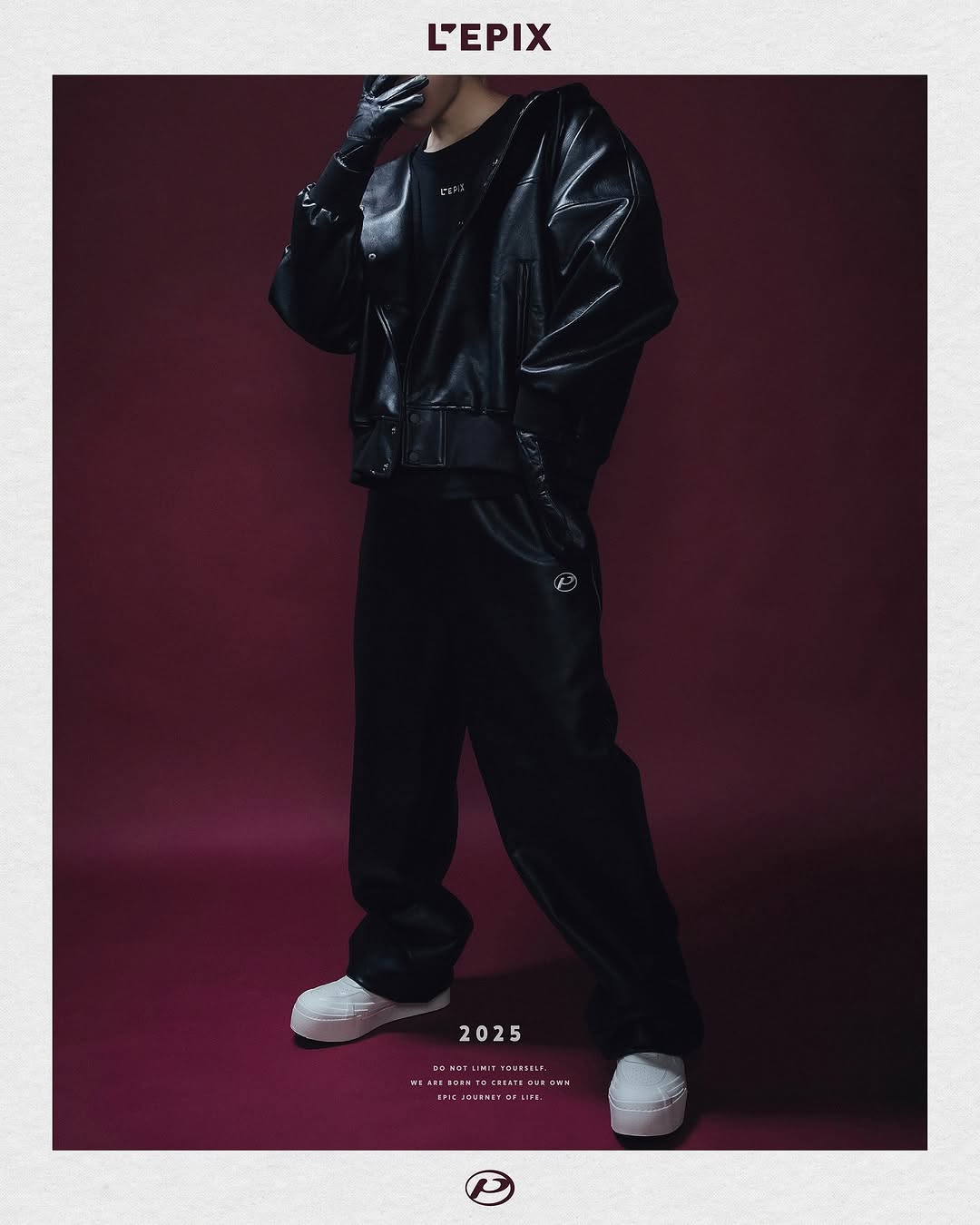 L’epix- Darkness 皮革系列：
❶ 落肩外套 Free size  ❷寬版皮褲 S / M / L
( 尺寸和心碎外套相同 ) 

面對黑暗，學著擁抱它

Smile, breathe, and go slowly.
呼吸之間，感受勇氣悄然生長

在無色的色彩裡，低調的展露最豐富的自己
不張揚，卻蘊藏無限力量

3/8 官網、淘寶同步線上上架

⚠️注意：此款皮衣皮褲為預購商品，請勿與節日特別款一同下單。

@lepix.co