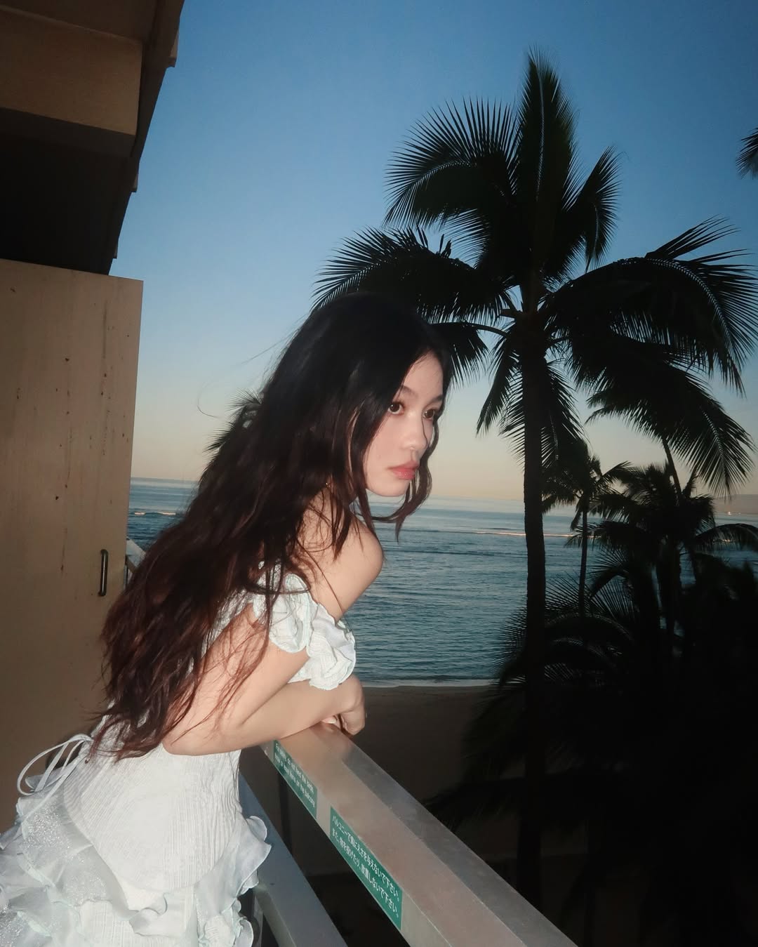 me, my hawaiian hello kitty, and my @canonusa on vacay! 🌺

i had sm fun making new memories with the new canon eos r50 v and powershot v1 cameras, tysm canon (∩ᵒ̴̶̷̤⌔ᵒ̴̶̷̤∩) scroll for photo captions !

📮 photo captions: 
1-3. woke up early to catch the sunrise & finally got pics in my @lsoul.officiel lotis dress!🪼 it reminds me of a jellyfish hehe 
4. sparkly water *__*
5. faux film pics before dinner 🍹 (taken with digital cam and then filtered in daze cam!)
6. wearing my @olens_contactlens fairy charm olive colored contact lenses & makeup close-up for dinner 🧚🏻 i forgot to pack thicker lashes on this trip & really regretted it 😭
7. hawaiian sunsets really are the best 🌅
8. my first day trying out the new canon #eosr50v 💓 i filmed a vertical grwm w the new vertical mount 🎥 
9. my hawaiian hello kitty's first flight! i think i am a tan hello kitty girl now i love her sm 😭 @sanrio 
10. woke up at 3am to catch the sunrise and spent the rest of the day half asleep but it was indeed very beautiful
11. i edited the pics i took w my new eos r50 v for a dreamy hazy effect ☁️
12. met a horse named titos 🐎 he was so cute & polite!