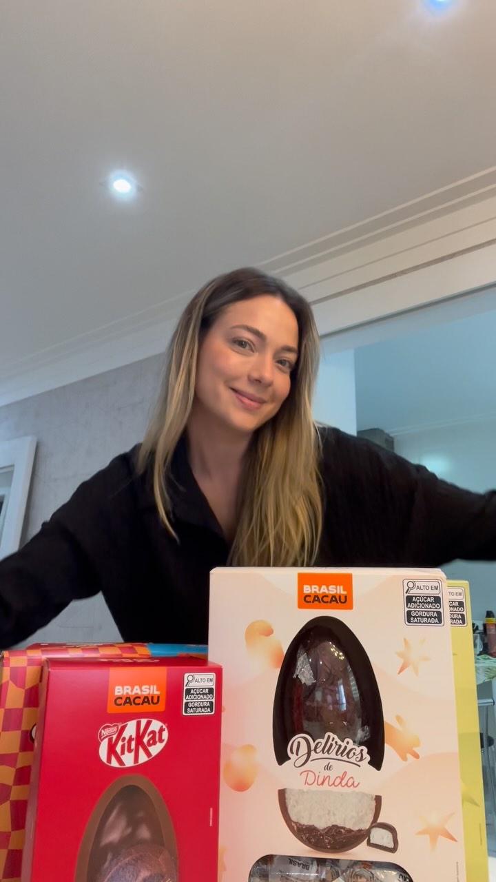 Essa Páscoa está melhor porque tem Brasil, família e, claro, @brasilcacau ! 🧡🍫 E eu fui logo recepcionada com os ovos maaais recheados dessa temporada! 

Corre para uma das lojas da Brasil Cacau, porque ainda dá tempo de aproveitar as opções incríveis de ovos de Páscoa! Tem desconto de até 50% na segunda unidade!

E baixando o app e usando o cupom BAIXEOAPP, você ganha 10% de desconto + frete grátis nas compras acimas de R$180,00.