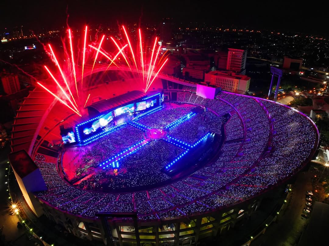 2025 GOT7 CONCERT <NESTFEST> IN BANGKOK DAY2 🎇

소중한 편이 되어준 아가새 🐤
초록빛 윤슬을 보여주셔서 감사합니다!
뜻깊은 하루가 되었으면 하는 갓세븐의 마음💚
고이고이 담아 가시길 

앞으로도 서로의 힘이 되어주길 바래 
I GOT7 ARE MY HOME 🪺

#GOT7 #갓세븐
#NESTFEST #GOT7_NESTFEST
#BANGKOK #방콕