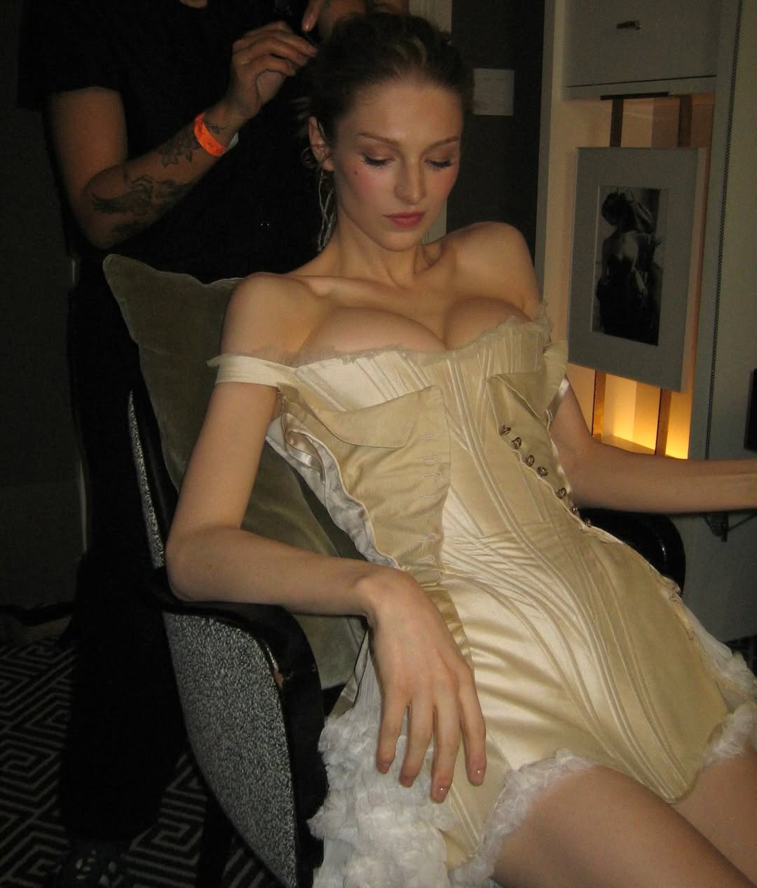 custom @dilarafindikoglu for met afters!!
@dara._ @sandyganzer @rena.calhoun