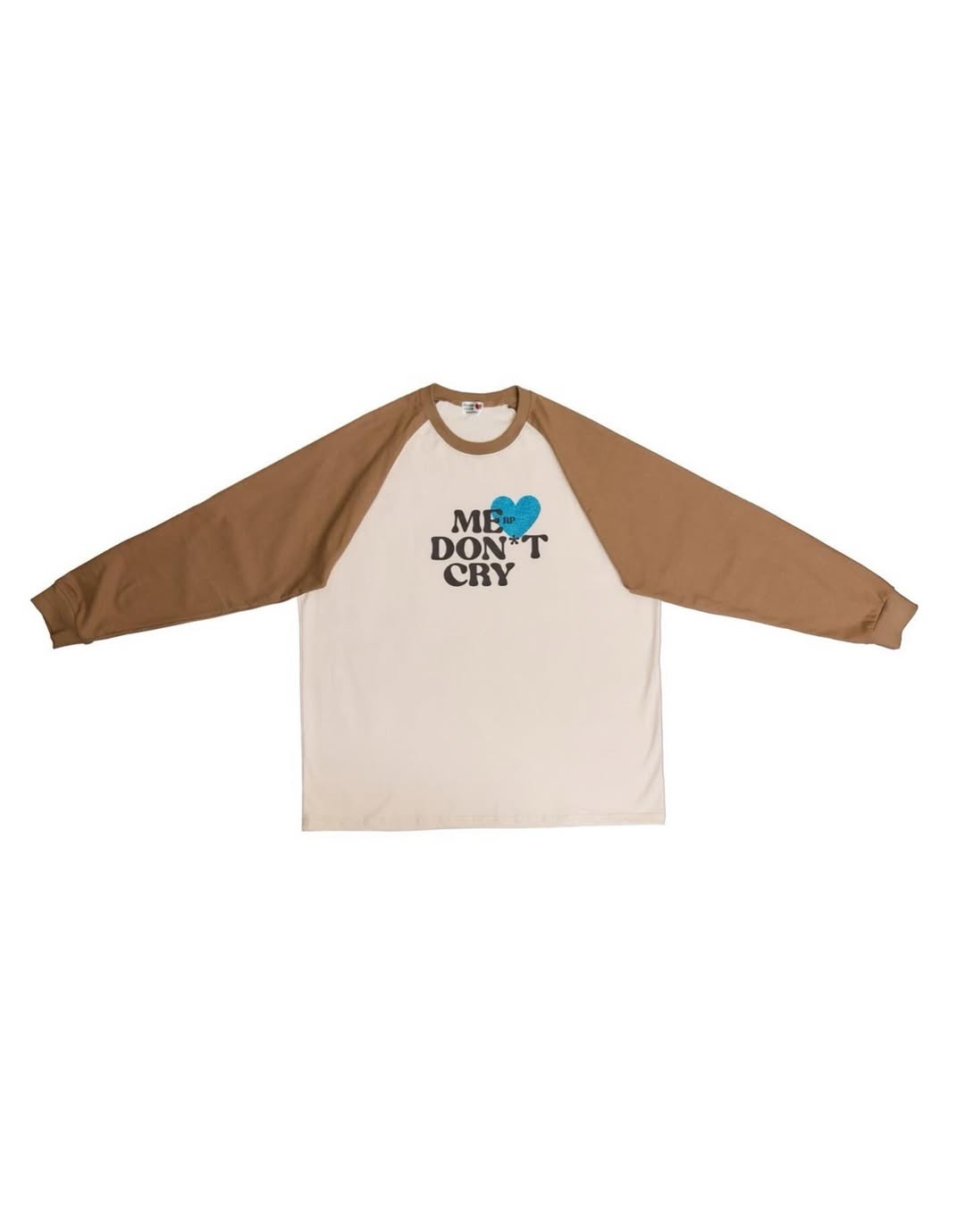 ” In MERPCLUB we don‘t cry BROWN long sleeve “ 🩵
PRICE : 1290 THB
only on Line Shopping (@merpclub)
and only for pick up at the ”LOVE OUT LOUD FAN FEST 2025: LOVEMOSPHERE“☁️
📍IMPACT ARENA ,MUANG THONG THANI