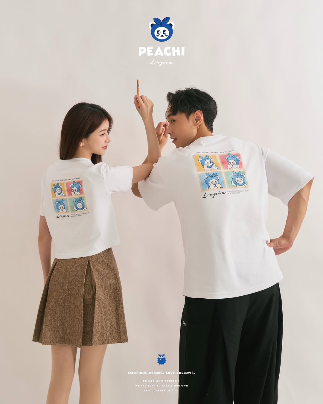 這次的全新版型
更佳的修飾了女性族群的身型比例

此次布料選用：
- 40支雙面精梳混紡布料 - 

高支數帶來細膩柔滑的手感，雙面布不易透底的特性，混仿萊卡彈性纖維使上身體驗更彈性、舒適貼合

不同版型讓穿搭有更多不同的可能性