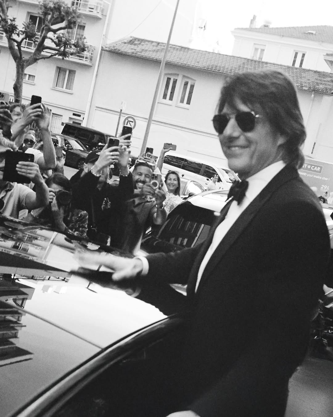 Portraits and very exclusive pictures for @vmagazine 
#tomcruise #angelabassett #bellahadid#zoesaldana #jeremystrong #pomklementieff #gregtarzandavis #seanbaker #madsmikkelsen❤️ #dianekruger #tramelltillman #jr #robertdeniro 
📸 #saskialawaks for @vmagazine
With my film camera! One clic one shot ❤️