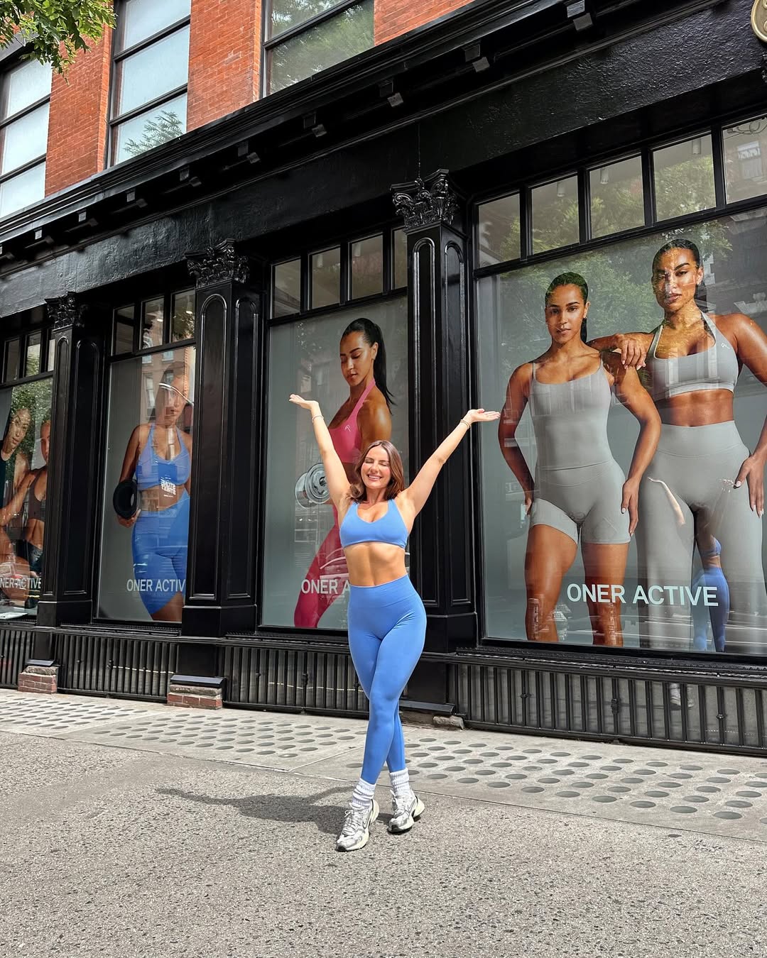 I AM SO EXCITED right now!!!! Welcome to the first ever Oner Active New York Show Room. She’s nearly ready for three days of love, testing new product 👀 and community memories to be made. I only dreamt of moments like this and I cannot believe me and the amazing OA team is here making it happen! 

Pizza, drinks, free merch will be coming your way. We are so excited to see you this Friday and Saturday 🤍