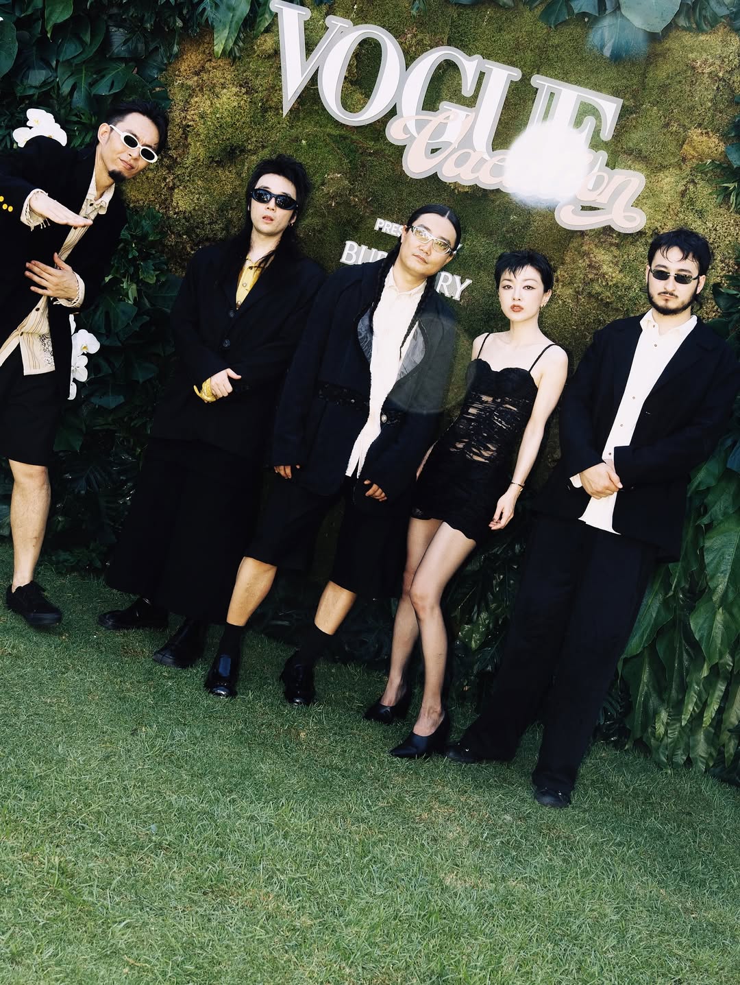 We were honored to pop up under the spell of a summer night at #voguevacation 🩴🩴🩴🩴🩴🩴