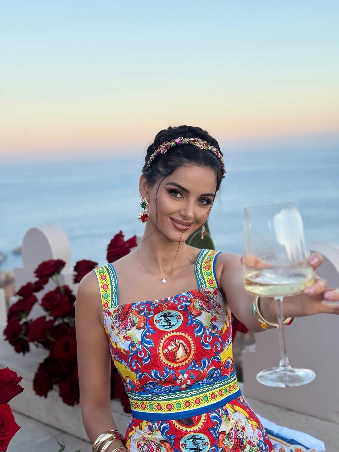 A toast to our stunning bride and my dearest friend Nikko and her now husband Stephen. Thank you for a beautiful Sicilian evening I’ll never forget. 🌹 ♥️ 🇮🇹 @its.nikko 
.
#sicily #italy #taormina #summer #dolce