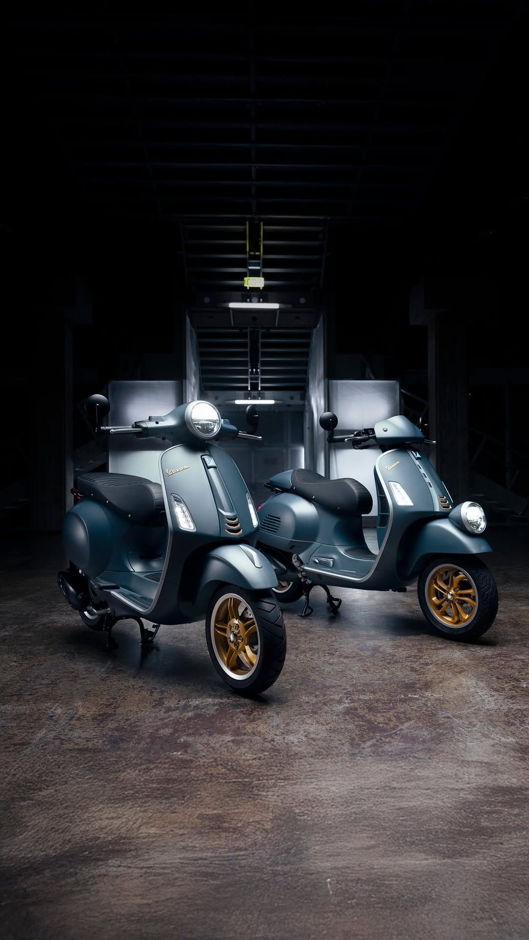 Reliable and reassuring, edgy and current #VespaOfficina8. #VespaPrimavera  #VespaGtv #Vespa​