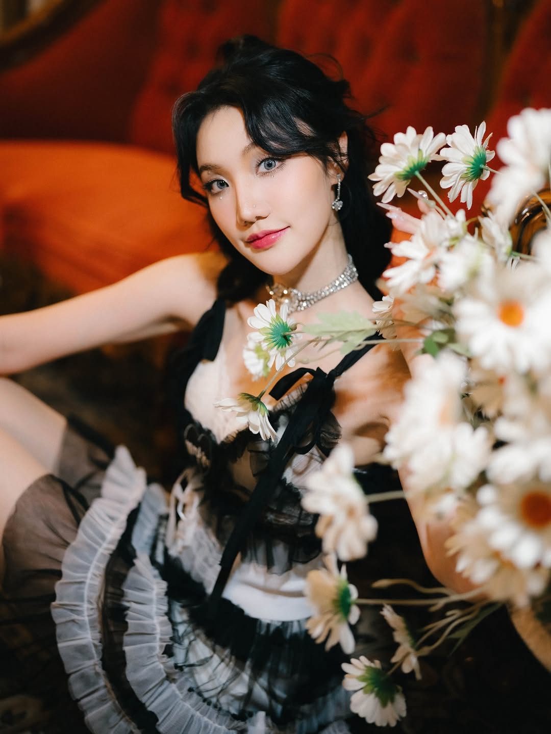 sofa. 

👗: @morph8ne_official 
📷 : @p.tipan_ 
📍: @phranakorn_casa