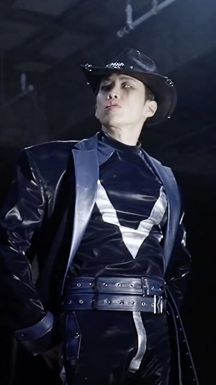 ‘Remedy’ MV BTS 🎩🎥

@moresojuplease #박재범 #JayPark
#Remedy #JayPark_Remedy