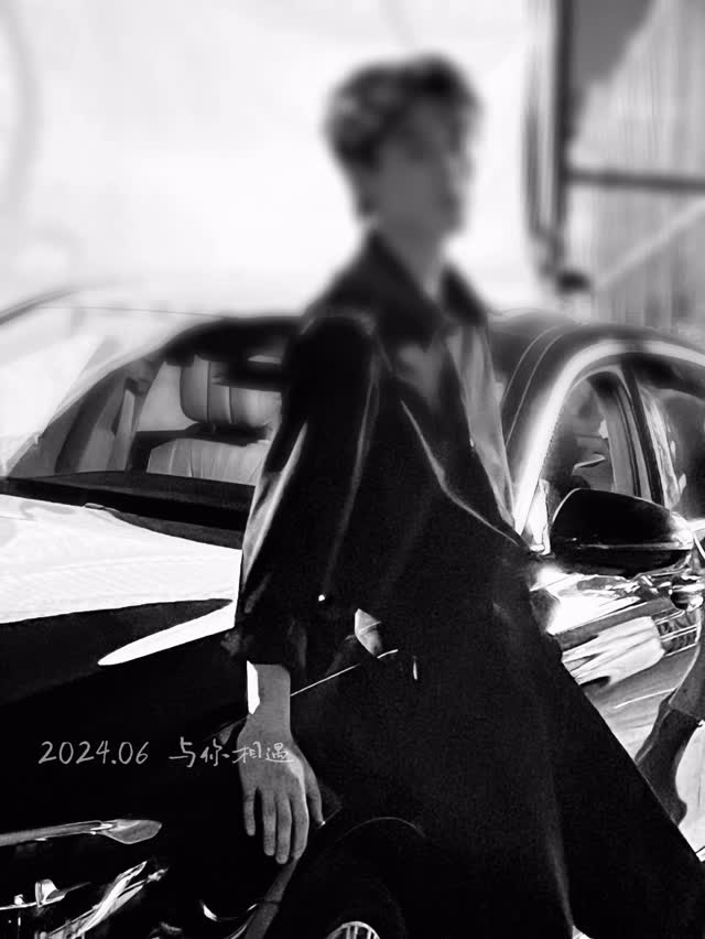 会记得，那些发光的日子。祝平行时空另一端的你不再孤单，自由幸福。
感恩这一程相逢，喜爱有力量，万事皆可期，让我们一起好好生活～