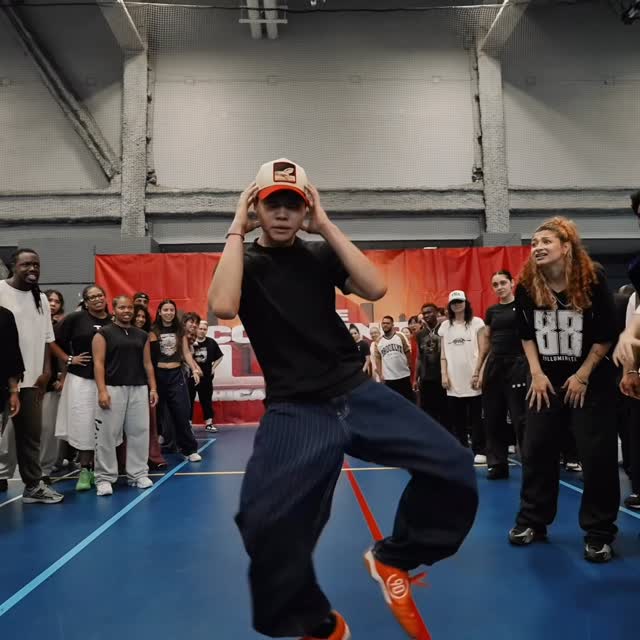 what you listenin to is that??? 🎧
@playboicarti @kendricklamar 

chicago, you went bonkers🫂
shoutout @monyettc for an incredible event