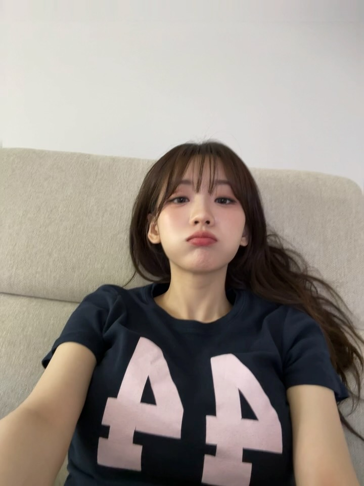 Lazy girl의 사진모음
그리고 어울리지 않는 bgm 
뒤죽박죽이 매력이야(아마도)🫠😐😬