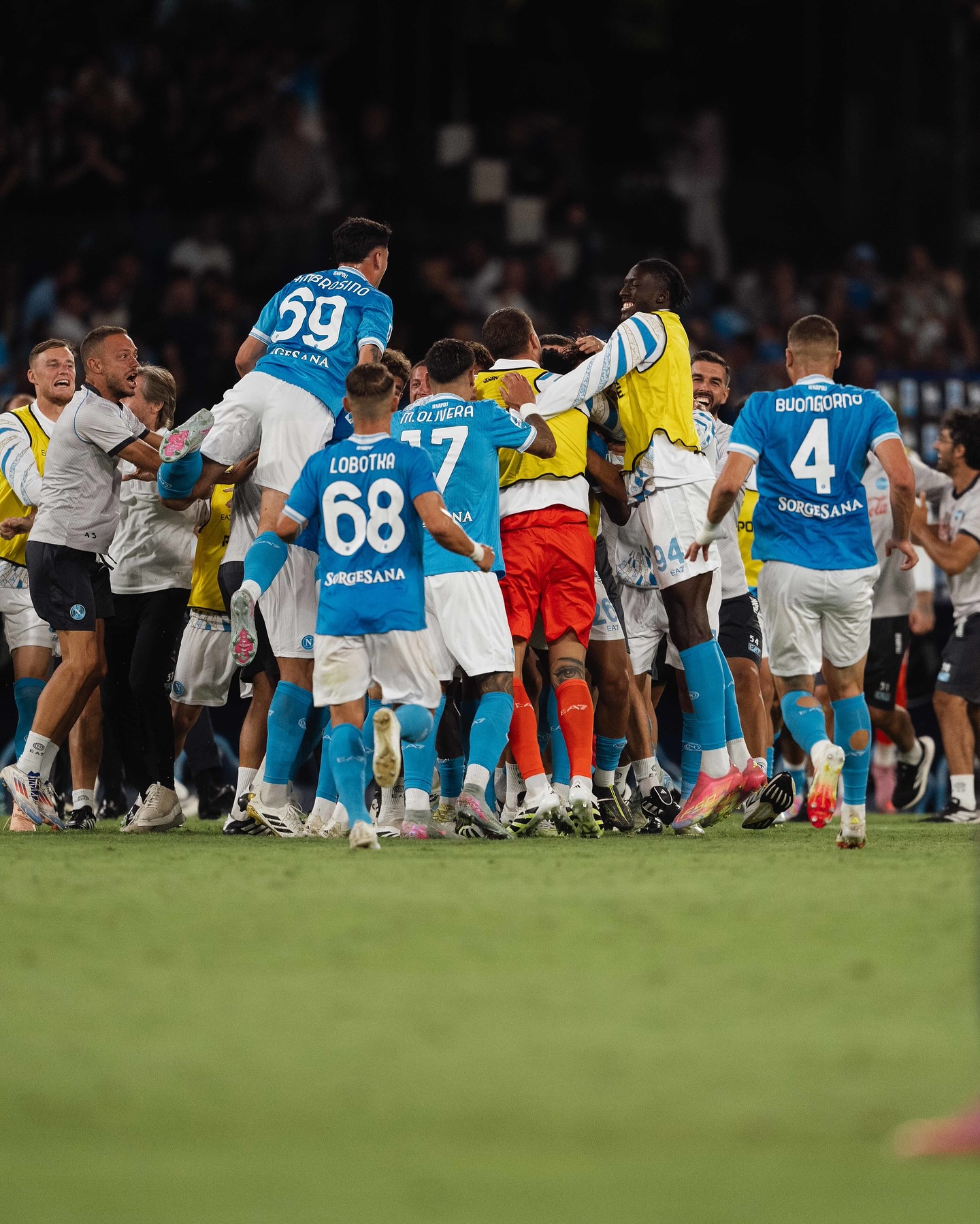 What a way to finish our first home game! 😮💙