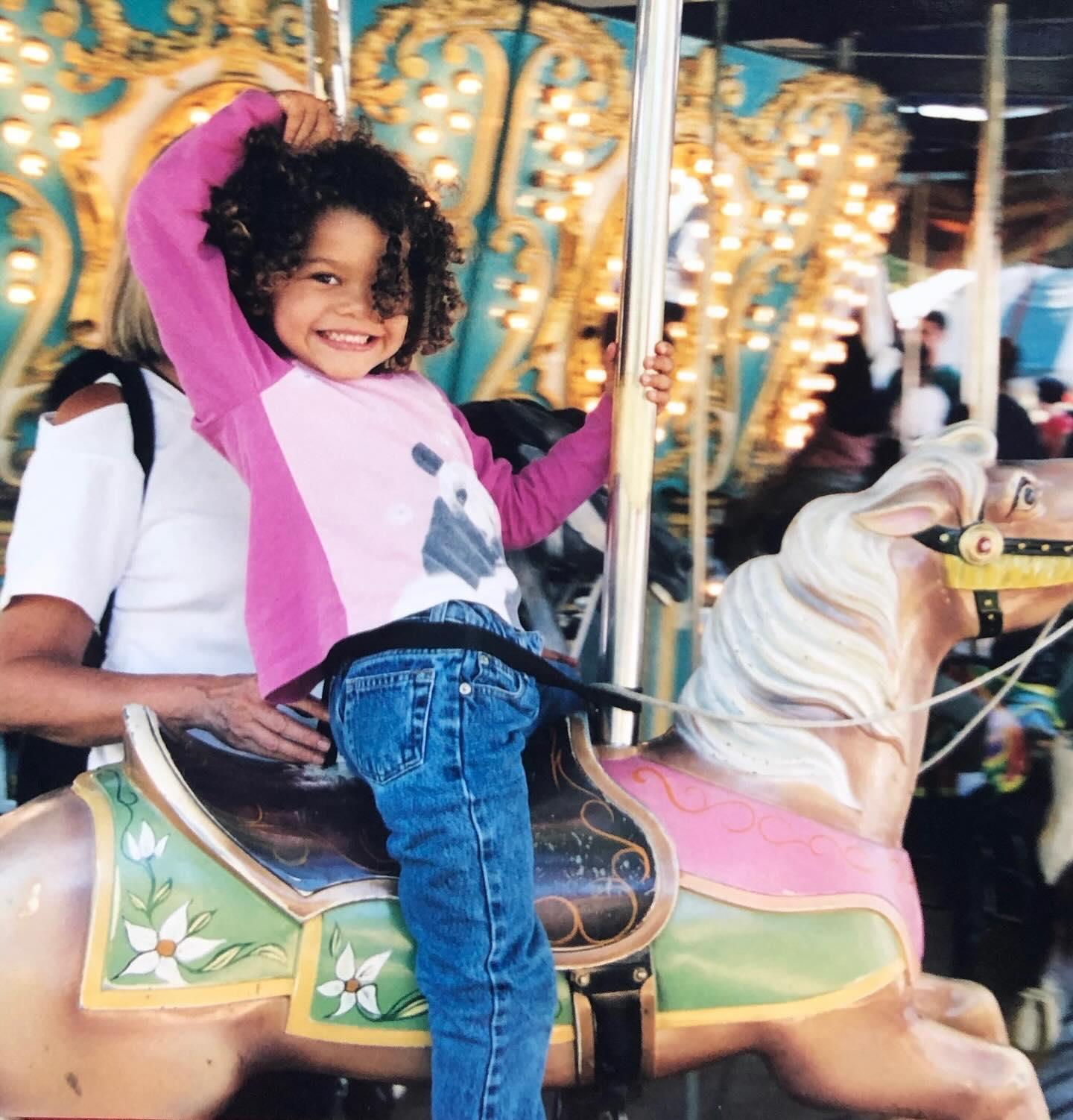 Just coming on here to say how grateful I am for another year of life and for all of you for making it so beautiful. Thank you so so much for all of the love and warm wishes….as always, here’s to (the official last year of my twenties, literally wth) 29 
🫶🏽Z