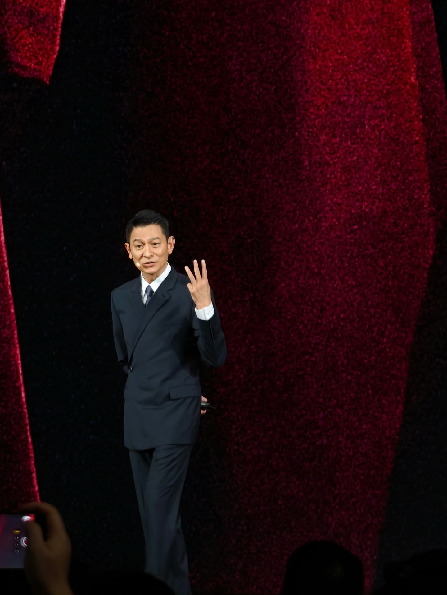 HUAWEI Mate XTs ULTIMATE DESIGN 

: 数懒小姐姐 | Weibo

#AndyLauxHuawei #HuaweiMateXTs #AndyLau #劉德華 #華仔 #刘德华 #华仔 #TeamAndyLau #ANDYLAUoX