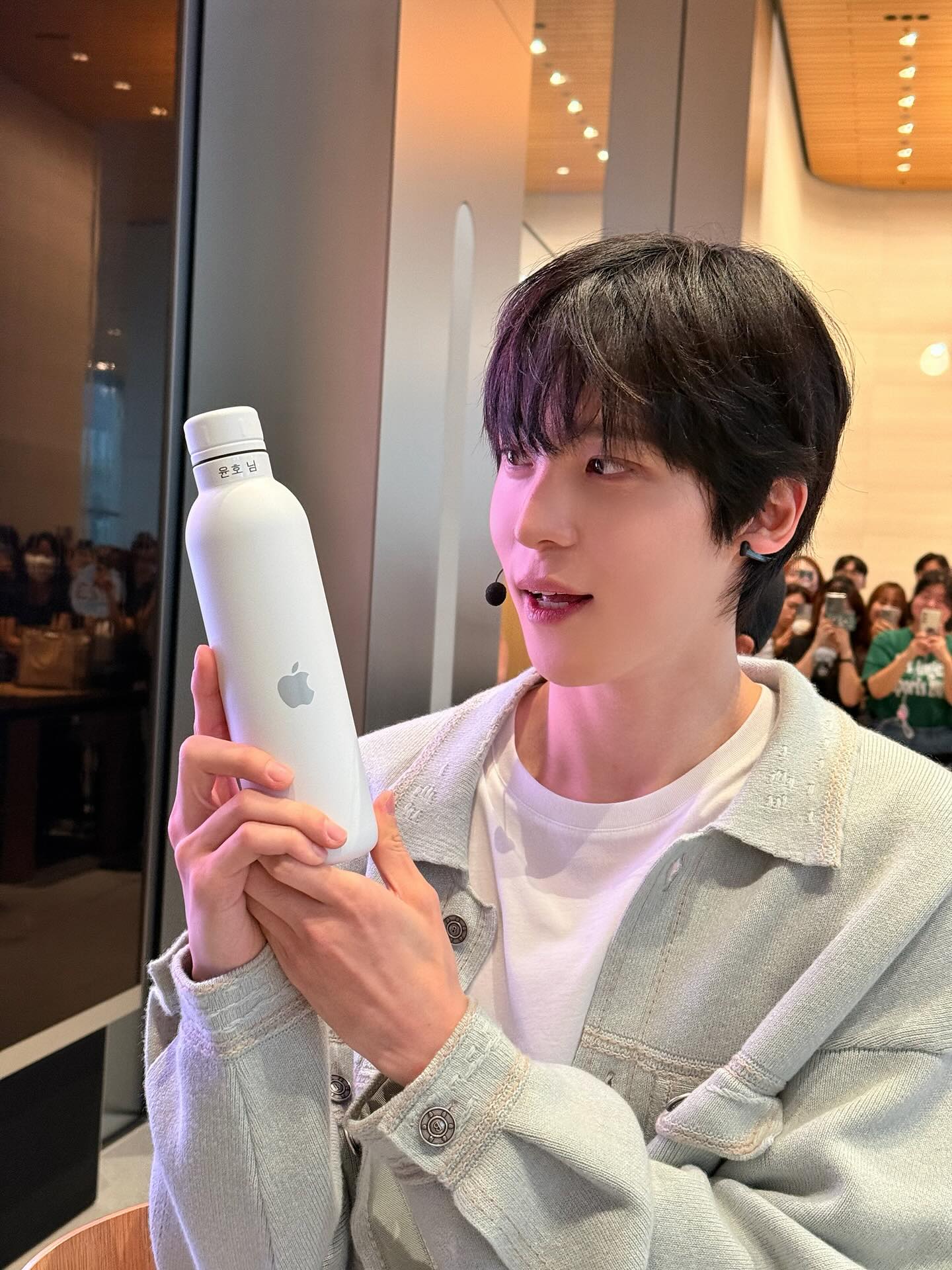 Back!stage with Apple💕
#Yunhois3gram
#todayatapple