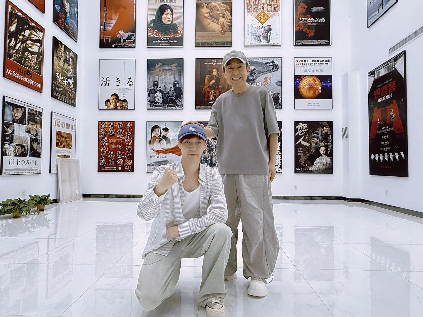 Through eighty trials, I mastered seventy-two transformations.
On the road to “Rock the Heavenly Palace,” I was blessed to meet a true master.
And I came to realize: what made the Monkey King the Great Sage Equal to Heaven was not scriptures nor sacred mountains, but a heart that stays ever-passionate, ever-creative, and never stale.
My gratitude to Director Zhang Yimou—what an honor it is to build a dream together.