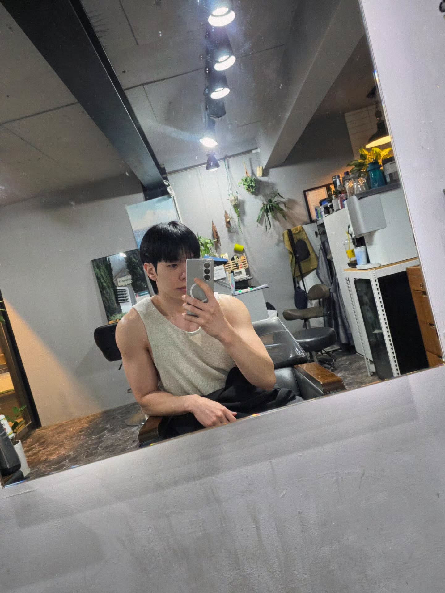 너무 오랜만이라 미안합니나몽..
김나노 컷트함💇

@iamme_hairsalon 항상 머리 예쁘게 잘라줘서 고맙다 친구