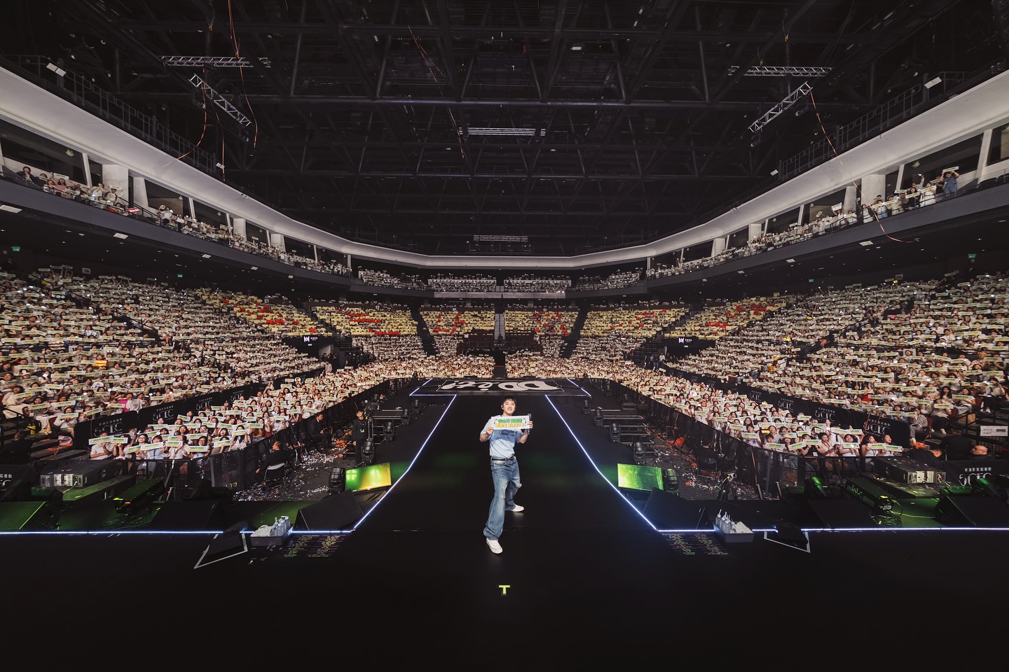 웃음과 행복이 가득했던 DO it! in MACAU💛
⠀
#도경수 #DOHKYUNGSOO @d.o.hkyungsoo 
#ASIACONCERT_DOit
#ASIACONCERT_DOit_in_MACAU
#컴퍼니수수 #CompanySoosoo