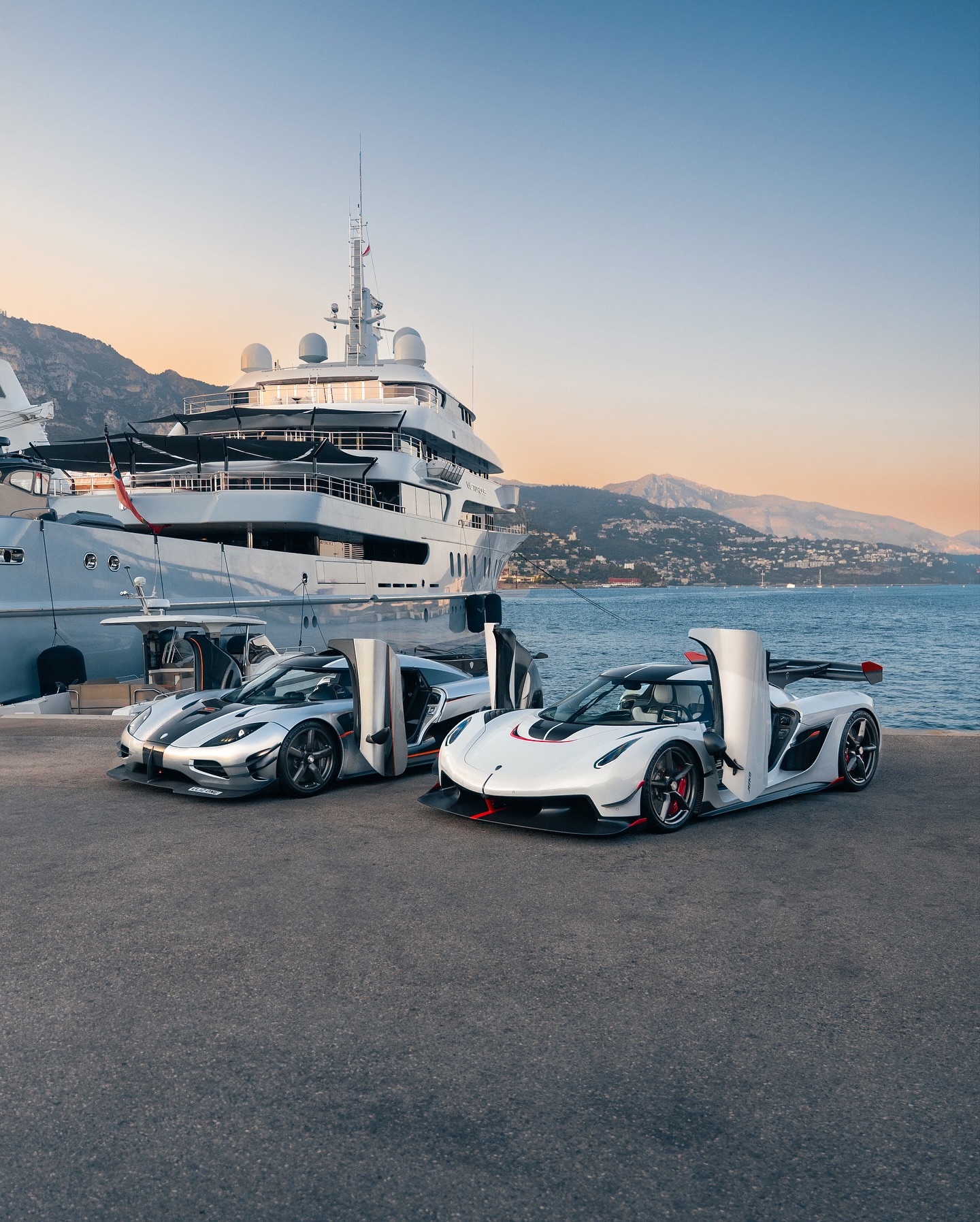 The One:1 Prototype and the Jesko Attack in the Monaco harbour. Nearly a decade apart, yet unmistakably alike. A record-breaking tradition runs through our history — forged by pushing the boundaries of automotive technology to reach ever higher standards of ultimate performance. Perfection is a moving target.

#Koenigsegg #One1 #Jesko

Images by @aseo.cars