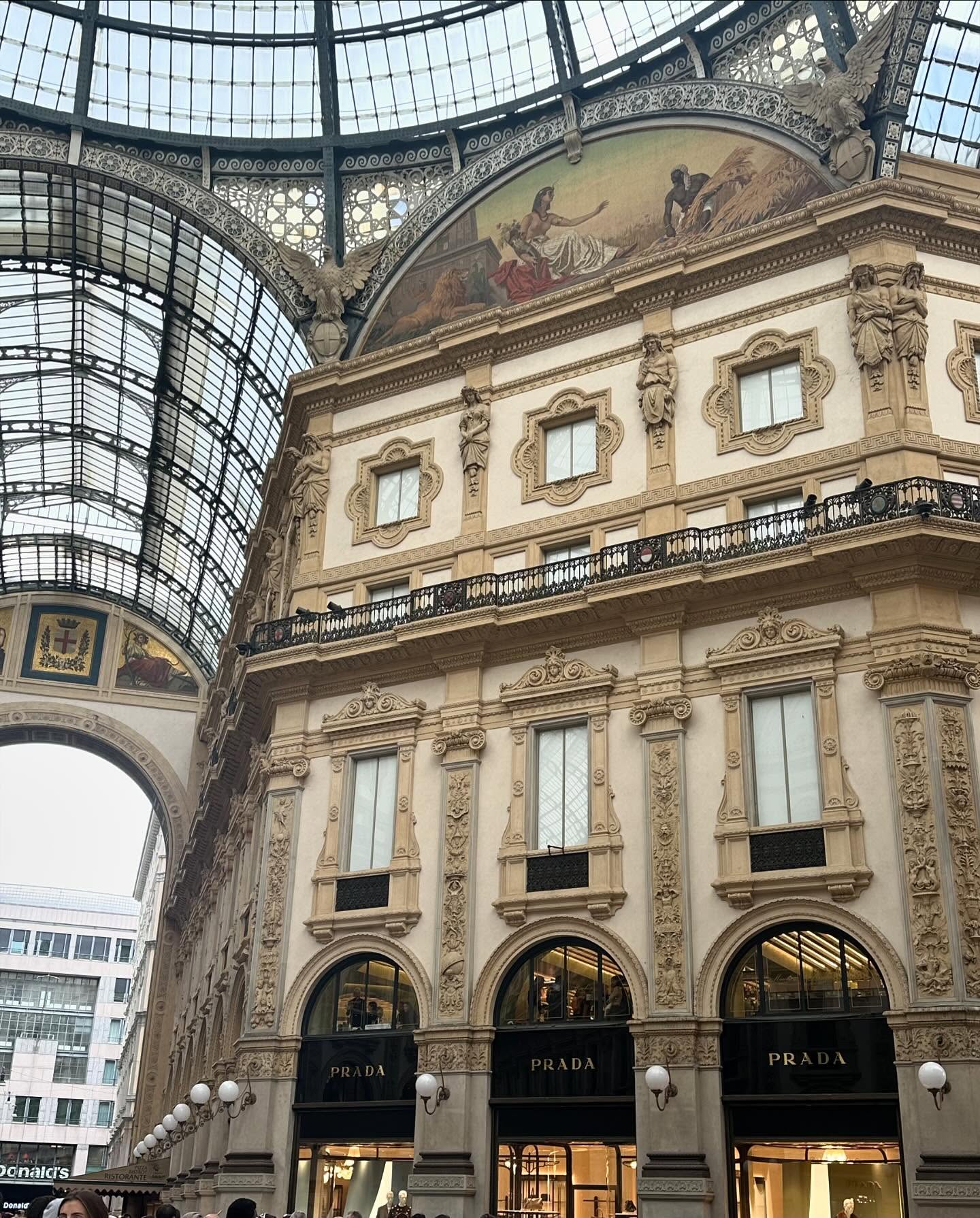 @prada 🤎