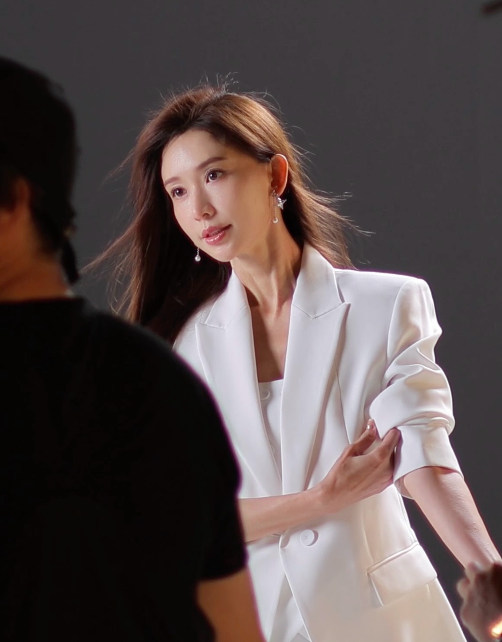 こんにちは☀
みなさん、夏に浴びた紫外線ダメージのケアは何をしていますか？
私はずっと愛用しているMYTREXの美顔器「MiRAY ONE」でホームケアしています！
そしてうれしいお知らせ💫
「MiRAY ONE」が9月24日～9月30日、期間限定で銀座三越地下1階にPOP-UP登場！
限定で私のサイン入り美顔器もご用意しているので、ぜひチェックしてみてください🎁
日本に来る方・日本にいる方はぜひ遊びに寄ってみてね💓

Hi everyone ☀
How are you taking care of your skin after the summer sun?
I’ve been doing my home care with my favorite beauty device “MiRAY ONE” from MYTREX！
And here’s some exciting news 💫
“MiRAY ONE” will have a special POP-UP at Ginza from September 24 to
September 30!
I’ve also prepared a limited number of signed devices just for you 🎁
If you’re visiting Japan or already here, please stop by Ginza Mitsukoshi B1 for beautiful skin 💓

天氣開始小小轉涼了，換季的時候最擔心皮膚出問題了😳
夏天紫外線之後的傷害～ 你們是怎麽護理的呢？
我一直在用我最愛的MYTREX美容儀「MiRAY ONE」在家護理！
然後有個好消息💫
「MiRAY ONE」將於9月24日～9月30日，在東京銀座三越B1舉辦特別POP-UP活動！
我們準備了限定親筆簽名版美容儀🎁
最近來日本或已經在日本的朋友，記得一起來看看哦💓

天气开始小小转凉了，换季的时候最担心皮肤出问题了😳
夏天紫外线之后的伤害～ 你们是怎么护理的呢？
我一直在用我最爱的MYTREX美容仪「MiRAY ONE」在家护理！
然后有个好消息💫
「MiRAY ONE」将于9月24日～9月30日，在东京银座三越B1举办特别POP-UP活动！
我们准备了限定亲笔签名版美容仪🎁
最近来日本或已经在日本的朋友，记得一起来看看哦💓

#mytrex #mirayone #マイトレックス #ミライワン 
@mytrex.official