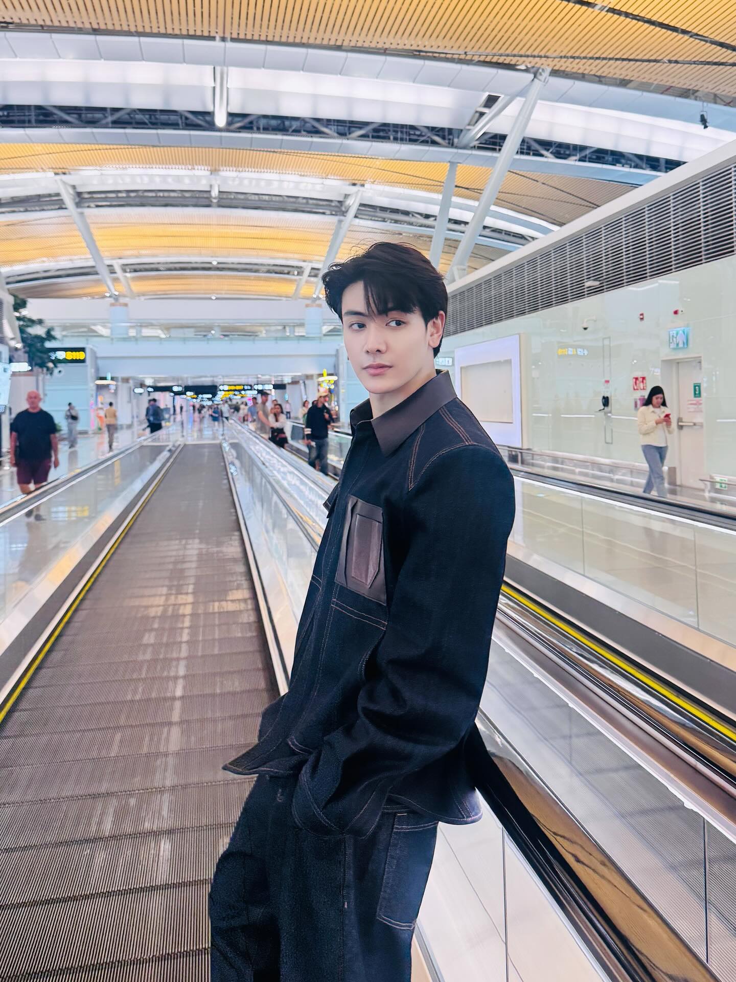 When Joong was in Shanghai 
#JoongFansignMeetYouInTheSHine
#เจเมเนเจอร์