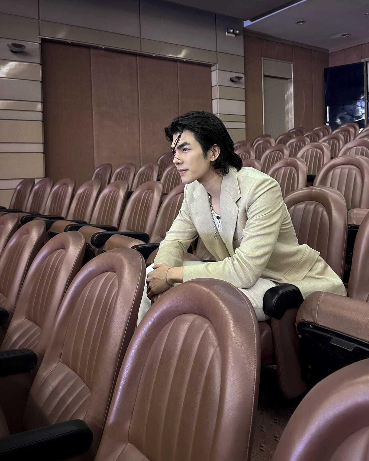 ,,, 🤫🕊️🍨 ,,,