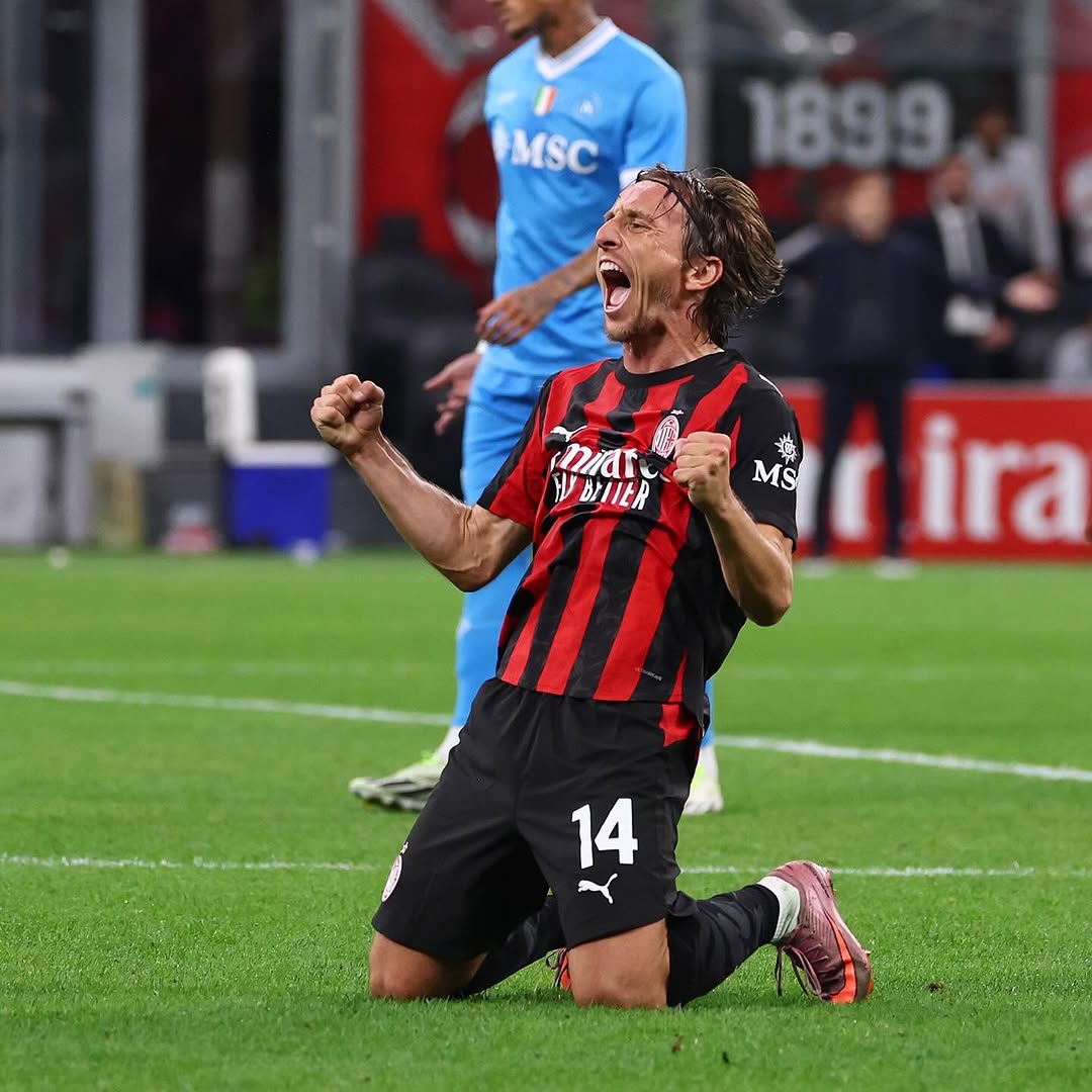 Special night at San Siro! ⚽️🙏🏻💪🏻
Forza Milan ❤️🖤