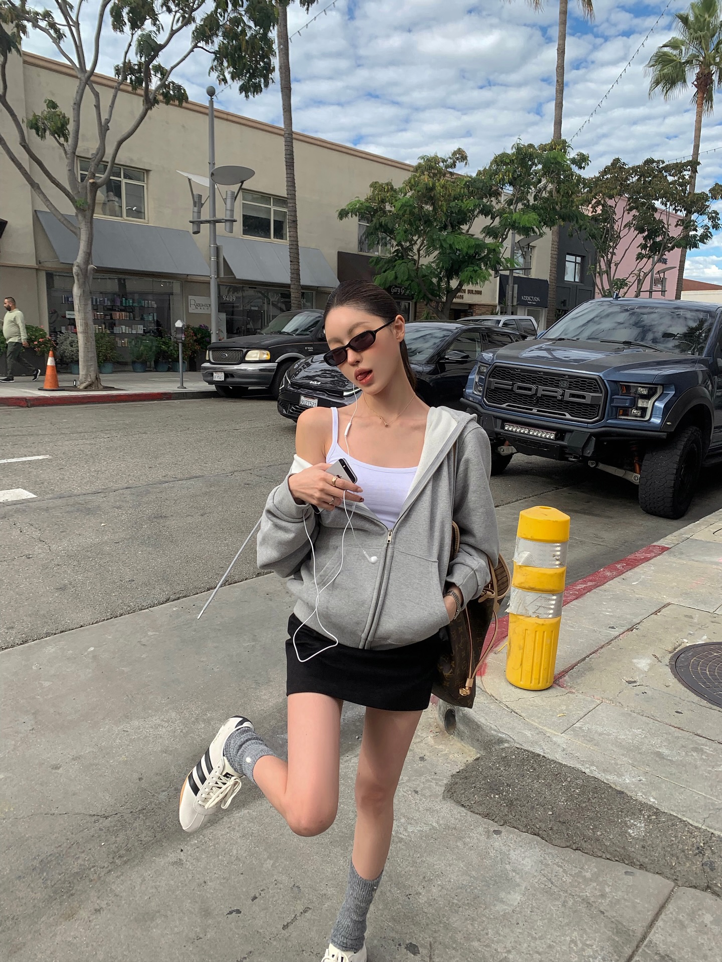 LA - chapter III 🇺🇸