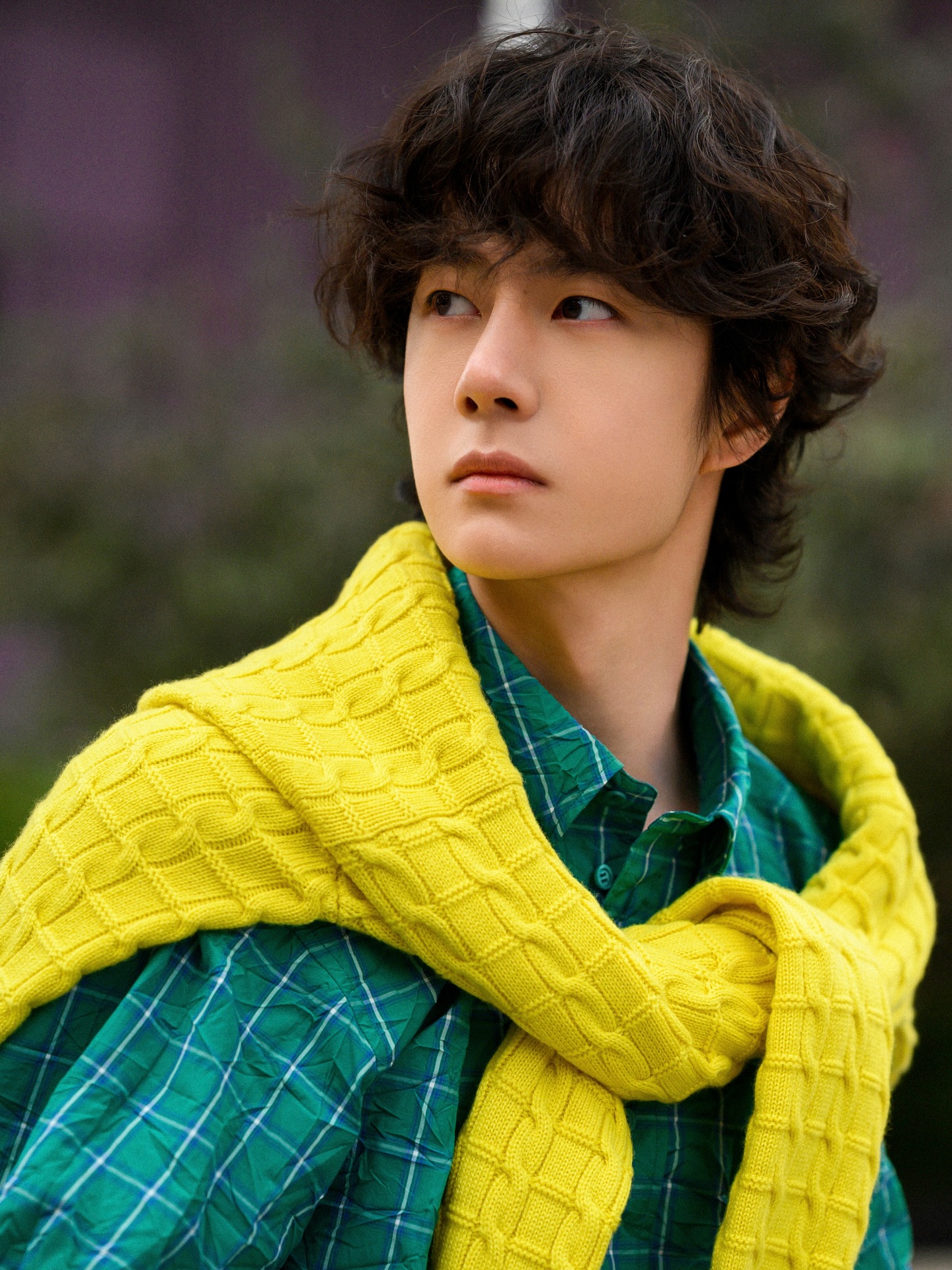 LOEWE全球品牌代言人 @yibo.w_85 出席LOEWE2026春夏女装秀。

#王一博 
#wangyibo 
@loewe 
#loewe 
#loewess26