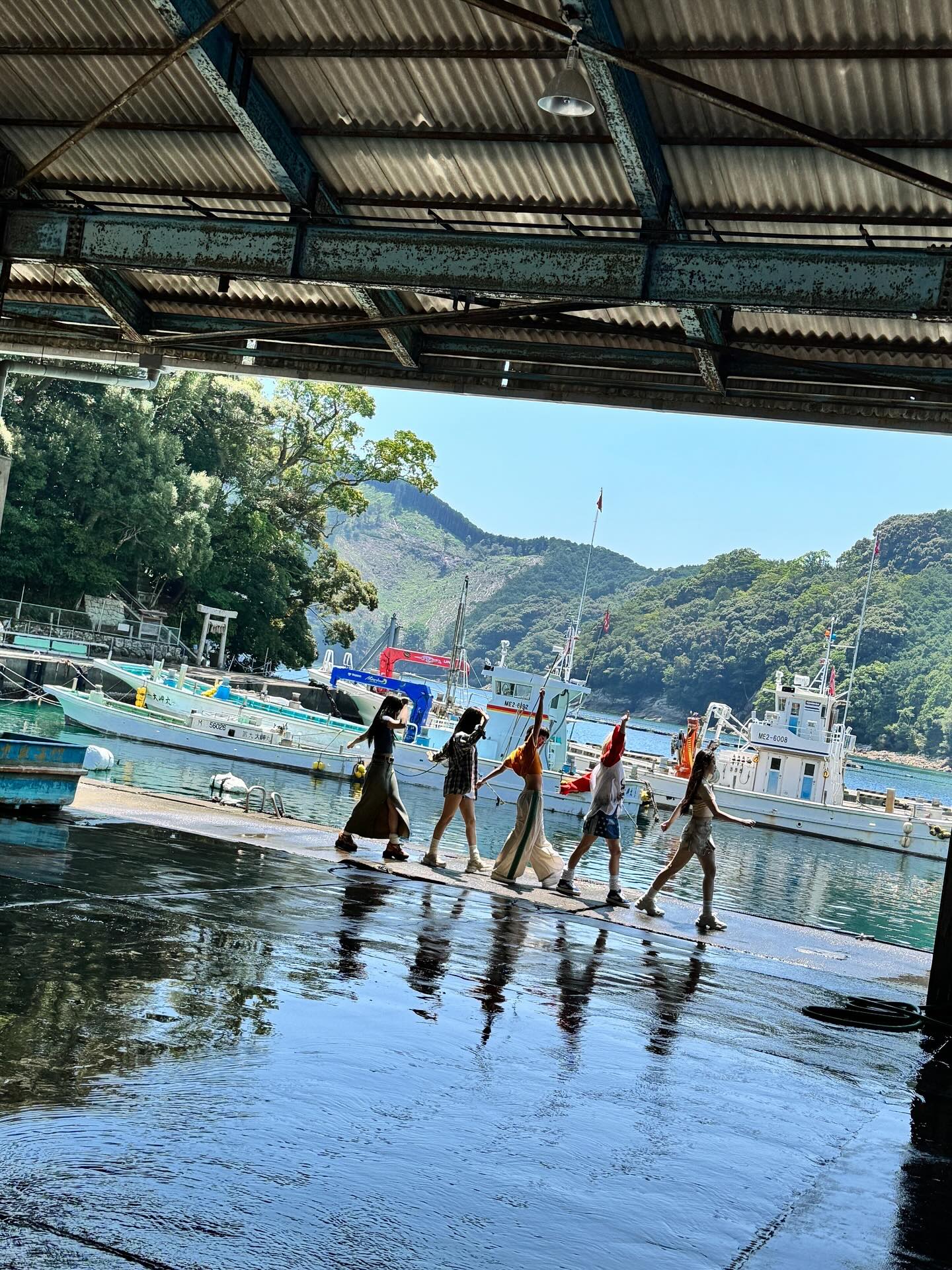 평생을 달려 겨우 도착한 그곳에는 아무것도 없었다.