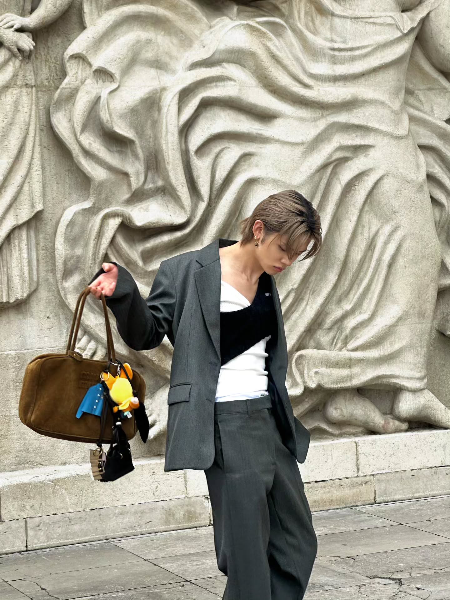 dangly vibe
#MiuMiu #MiuMiuSS26 @miumiu